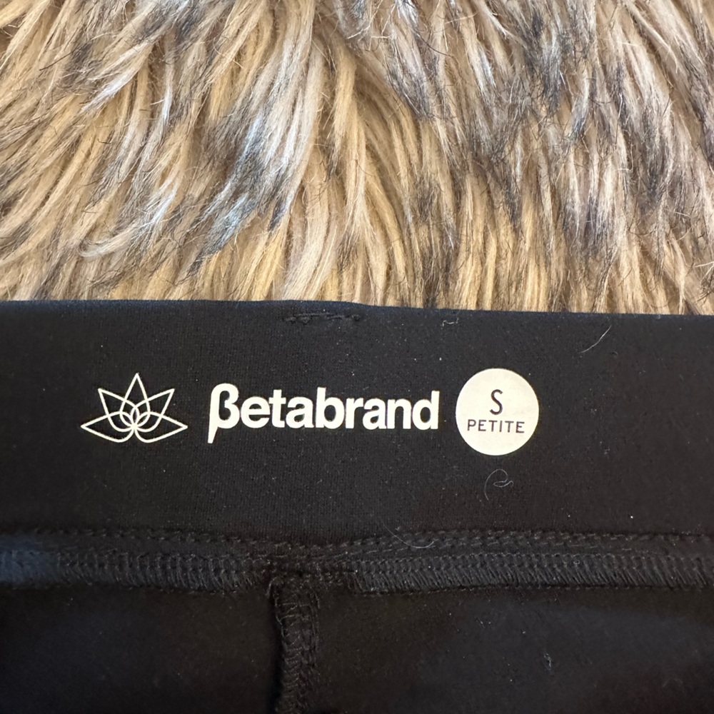 Betabrand yoga relaxed leg stretchy leg soft and comfy size S petite